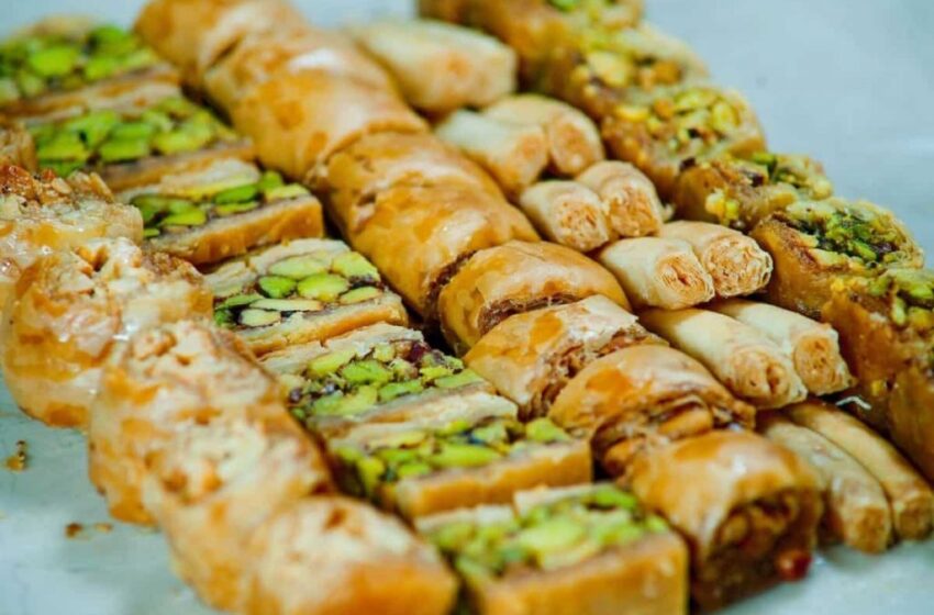  التراجع يخيم على مبيعات حلويات رمضان