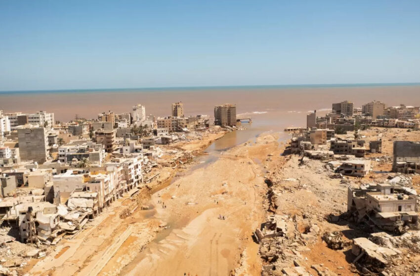 انتشال الجثث مستمر في درنة.. ونزوح 43 ألف شخص بفعل الفيضانات