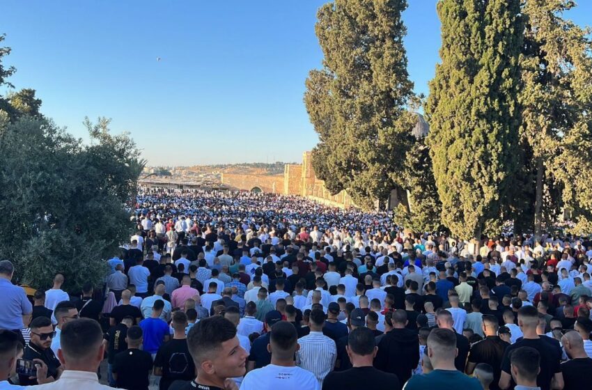  150 ألف مصل يؤدون صلاة عيد الأضحى في المسجد الأقصى