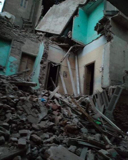  الزقازيق.. سكان حارة عبدالعزيز يستغيثون لانتشال حطام المنازل