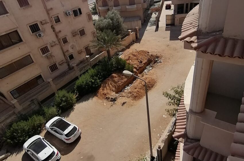  حفاظا على سلامة الأطفال.. مطالب بردم حفرة بالعاشر