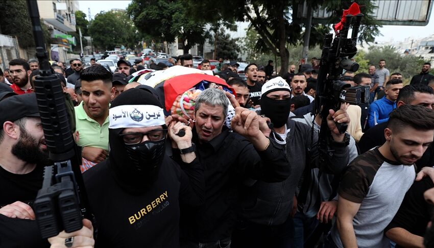  وسط الحصار.. تشييع جثماني فلسطينيين قتلهما جيش الاحتلال