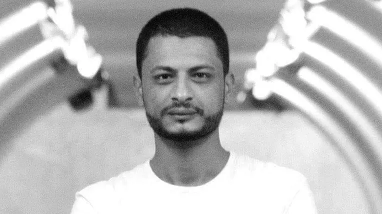 الشاعر المعتقل “جلال البحيري” يحاول الانتحار بعد رفض الإفراج عنه