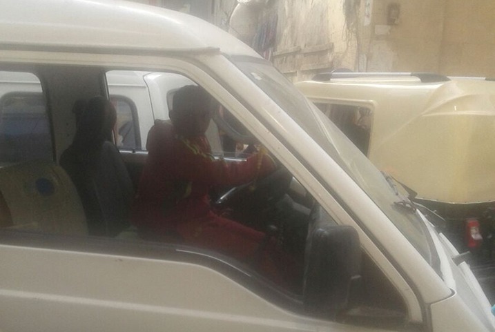  طفل يقود ميكروباص في بلبيس