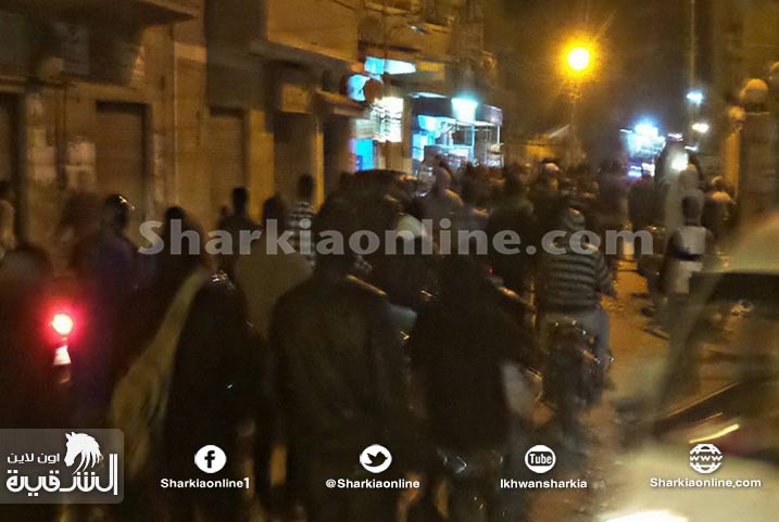  بالصور.. مسيرة ليلية بمنيا القمح تنديدا بالانقلاب الدموي