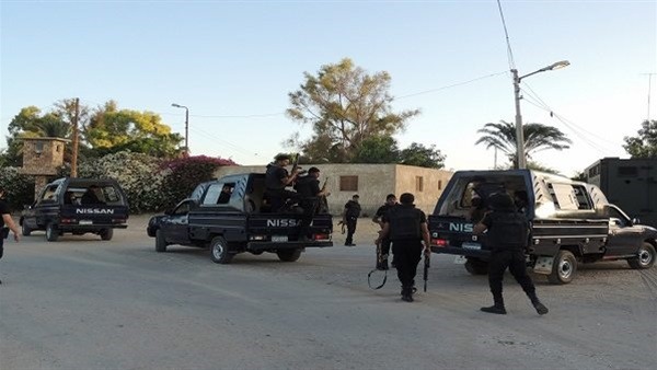  أهالي “الزراعة ” بالزقازيق يتحفظون على ضابط تحرش بفتاة