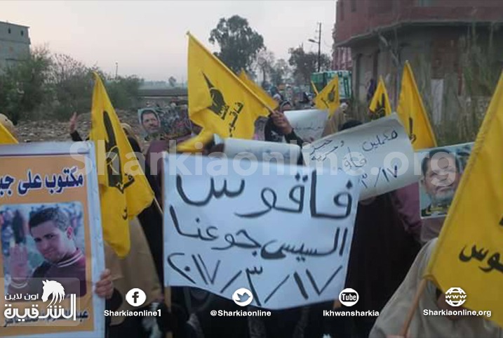  بالصور.. أحرار فاقوس يدشنون مظاهرات “عسكر روسيا بره”