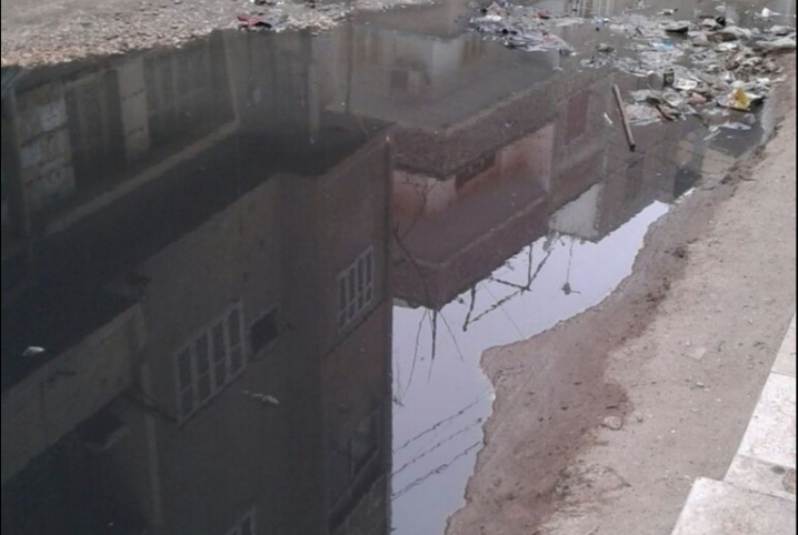  شوارع بلبيس تغرق فى مياه الصرف الصحي وغضب بين الأهالى
