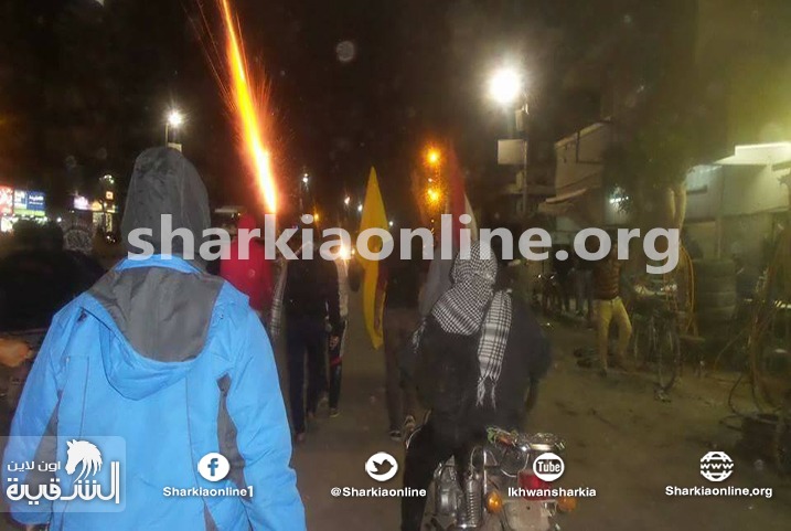  بالصور.. مسيرة ليلية لأحرار ديرب نجم رفضا للانقلاب العسكرى