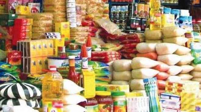  الاستيلاء علي 1.7 طن سكر و990 عبوة زيت مدعم بفاقوس