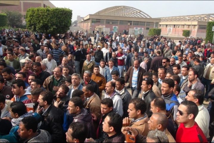  الصالحية الجديدة.. العاملون بمصنع الغزل ينظمون إضرابًا للمطالبة بمستحقاتهم