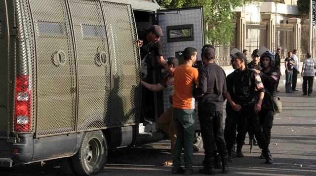  جرائم الانقلاب تتواصل.. اعتقال أحد أبناء منيا القمح بدون وجه حق