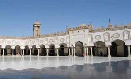  ما سر هجوم العسكر على شيخ الأزهر؟