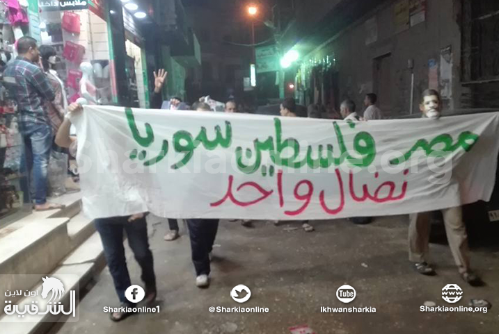  بالصور.. مسيرة ليلية لثوار منيا القمح تنديدا بالانقلاب العسكرى