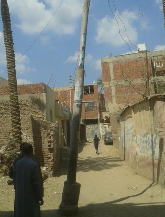  عمود كهرباء آيل للسقوط بالقرين يهدد حياة المواطنين