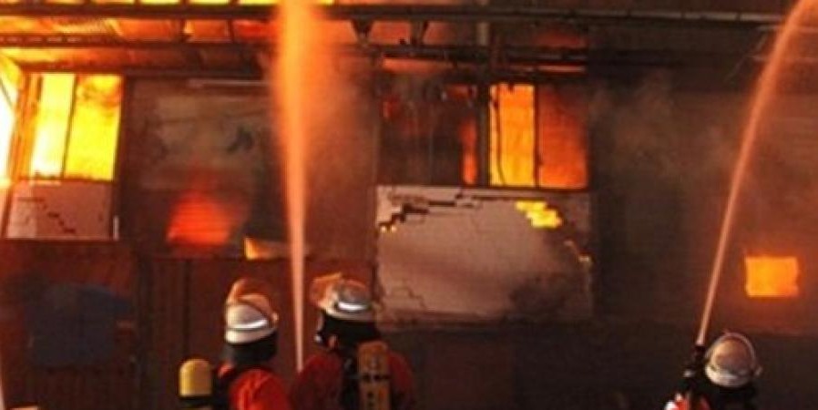  حريق يلتهم ورشة موبيليا ويسبب خسائر بـ 400 ألف بديرب نجم