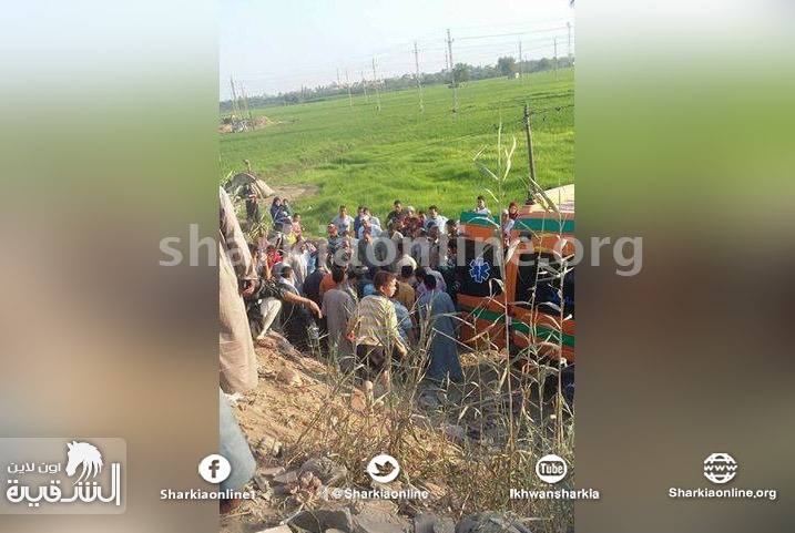  بالصور.. وفاة شخص إثر وقوع حادث تصادم بطريق “ابوحماد – العزازي”
