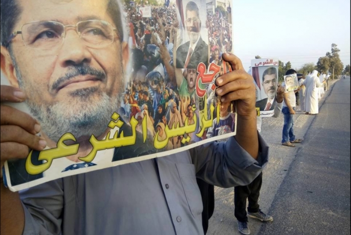  ثوار الحسينية يهتفون: ارحل يا فاشل