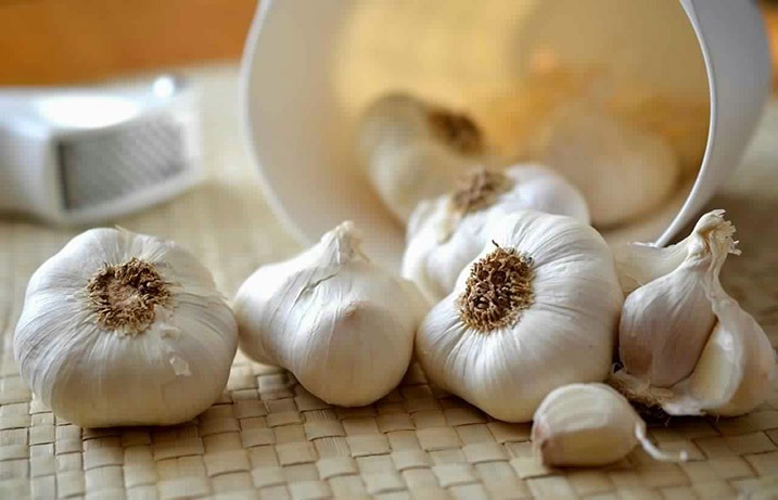  تعرف إلى فوائد أكل الثوم على الريق