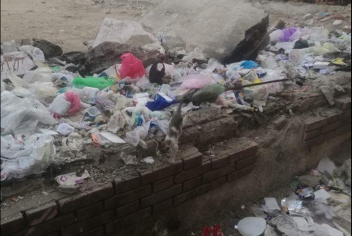  أهالى فاقوس يستغيثون بسبب انتشار القمامة
