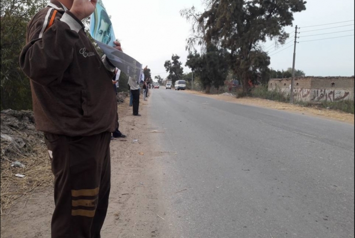  بالصور.. أحرار بلبيس يواصلون حراكهم الثوري بسلسلة بشرية