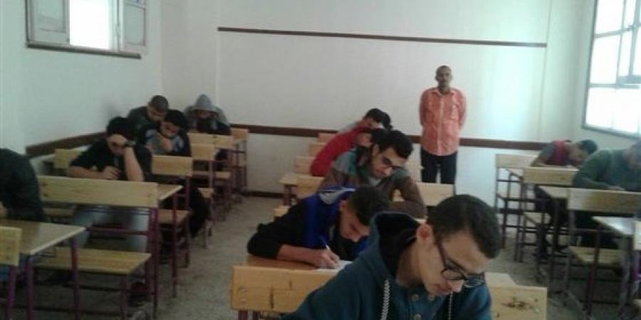  رئيس لجنة امتحانات دبلومات يتغاضى عن الغش ببلبيس