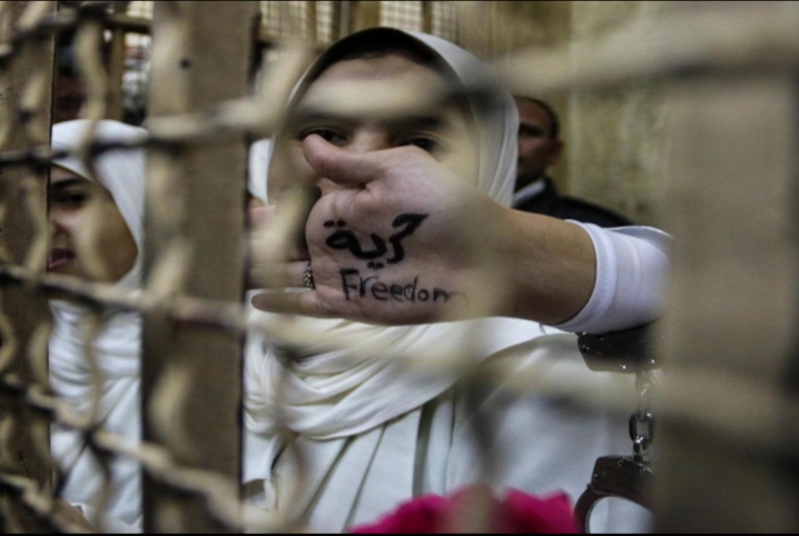  “منظمة حقوقية” تستنكر انتهاكات الانقلاب بحق النشطاء والمحامين