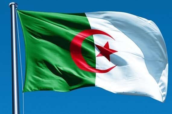  صحيفة فرنسية: الإمارات تسعى لإيقاف حراك الجزائر والبحث عن سيسي جديد