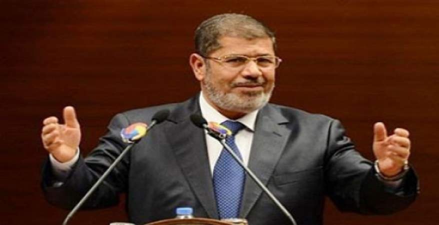  النشطاء يعيدون تداول احتقال الرئيس مرسي بـ”يوم اليتيم”