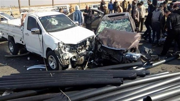  انقلاب سيارة نقل بطريق “أبوحماد – العاشر”.. والإصابات تصل إلى 11