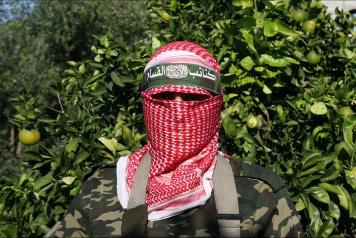  بـ8 لغات.. أبو عبيدة: سنرسل رسائل لهواتف الملايين بهدف تسهيل عملية دعم المقاومة