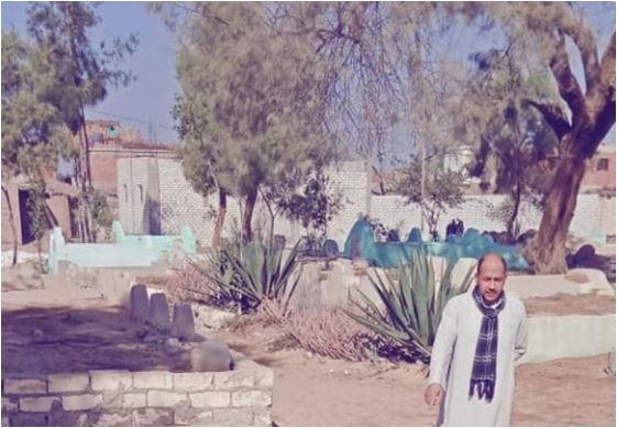  بالصور.. قريتان بالحسينية تطالبان بإنارة المقابر بعد انتشار تجار المخدرات