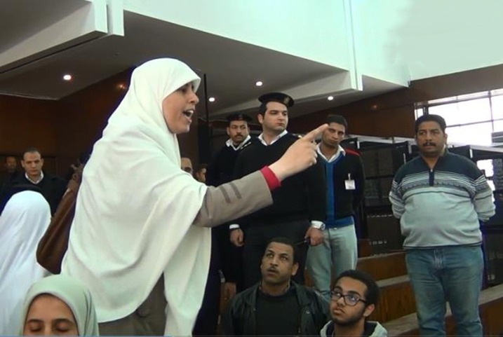  عائشة تموت.. هكذا صرخت زوجة خيرت الشاطر لإنقاذ حياة نجلتها