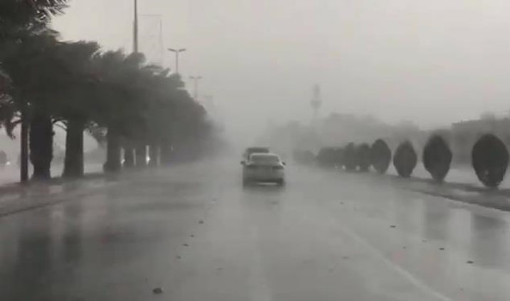  بقلم مصري تحاصره الأمطار في بيته!