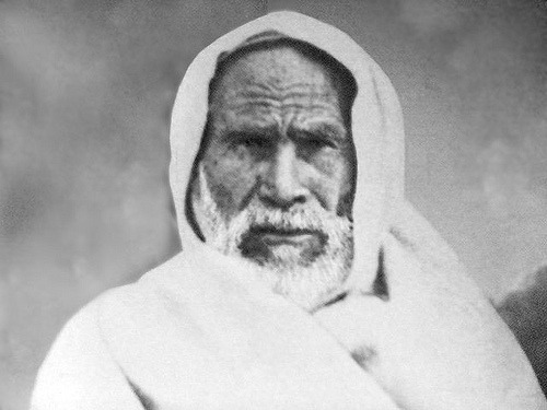 عبد الله الشريف يتناول حياة المجاهد عمر المختار (فيديو)