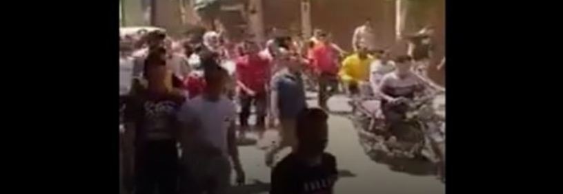  رغم حظر التجمعات.. احتشاد المئات في “فرش” عروسة ببلبيس