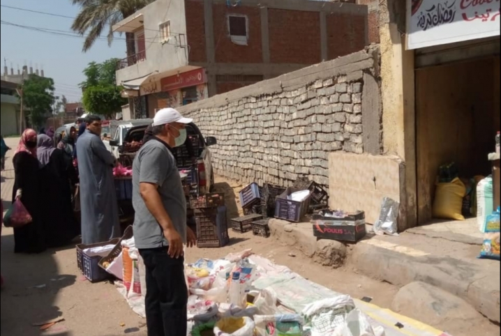  فض 5 أسواق بقرى مركز بلبيس ضمن الإجراءات الوقائية لفيروس كورونا