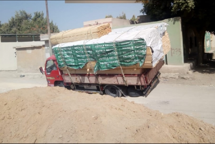  الطريق الدائري بمنيا القمح مقبرة لسيارات النقل الثقيل