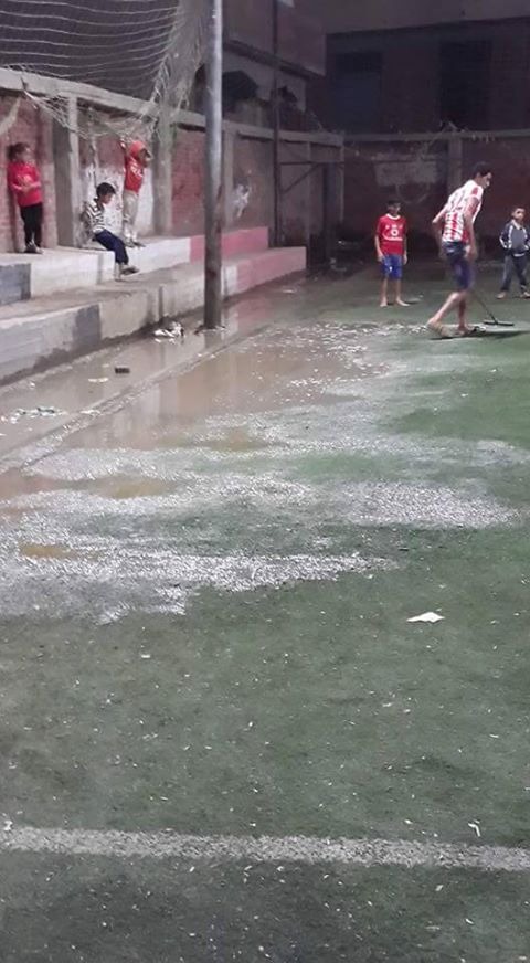  أهالي قرية العراقي يجددون شكواهم من غرق شوارعهم بمياه الصرف