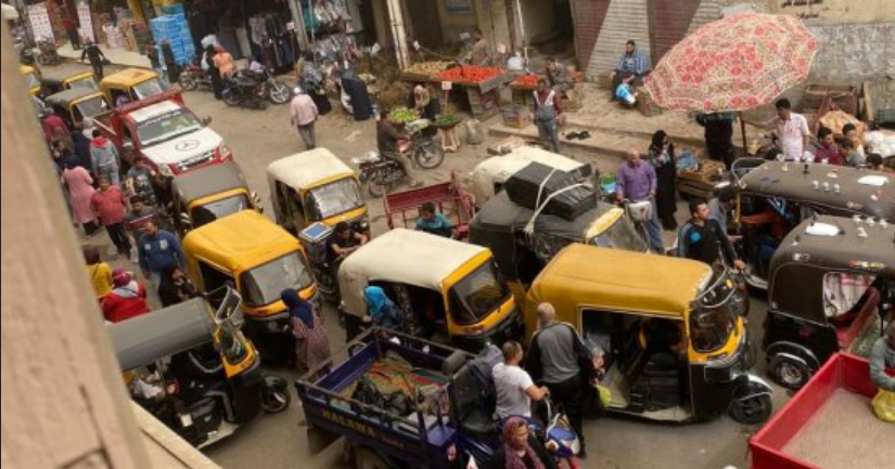  استياء شديد بين أهالي الزقازيق من إشغالات منطقة حلقة السمك