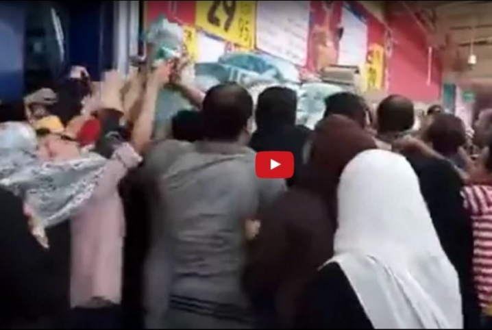 شاهد معاناة المصريين في ظل حكم العسكر (فيديو)