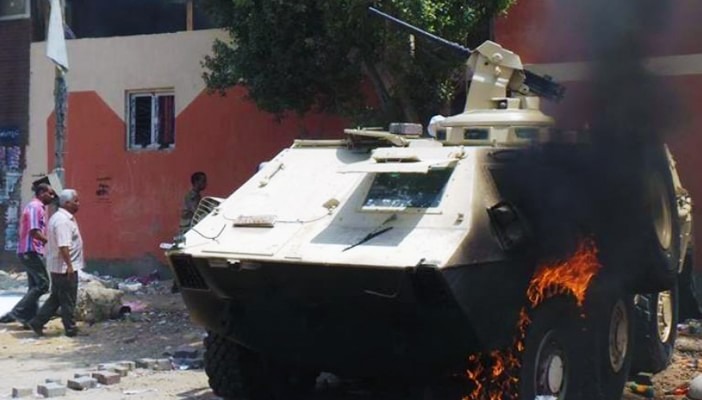 مقتل 6 جنود مصريين بتفجير مدرعة شمال سيناء