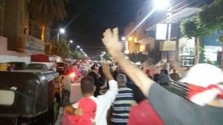 مسيرة لثوار أبوحماد من أمام النادي الاجتماعي تندد بالفقر