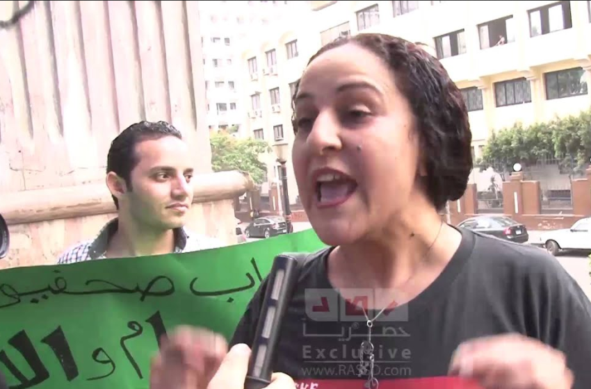  إعلامية تستغيث بالشعب لإنقاذها من مطاردة الأمن الوطني