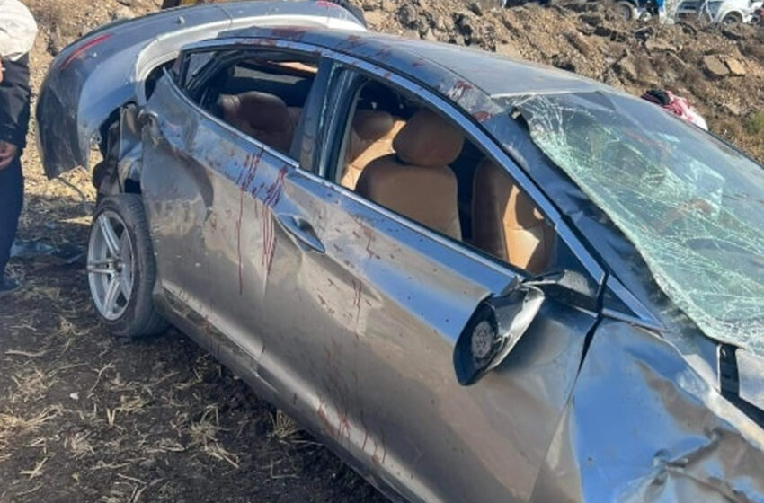 مصرع شخص وإصابة 2 آخرين في حادث تصادم بالعاشر