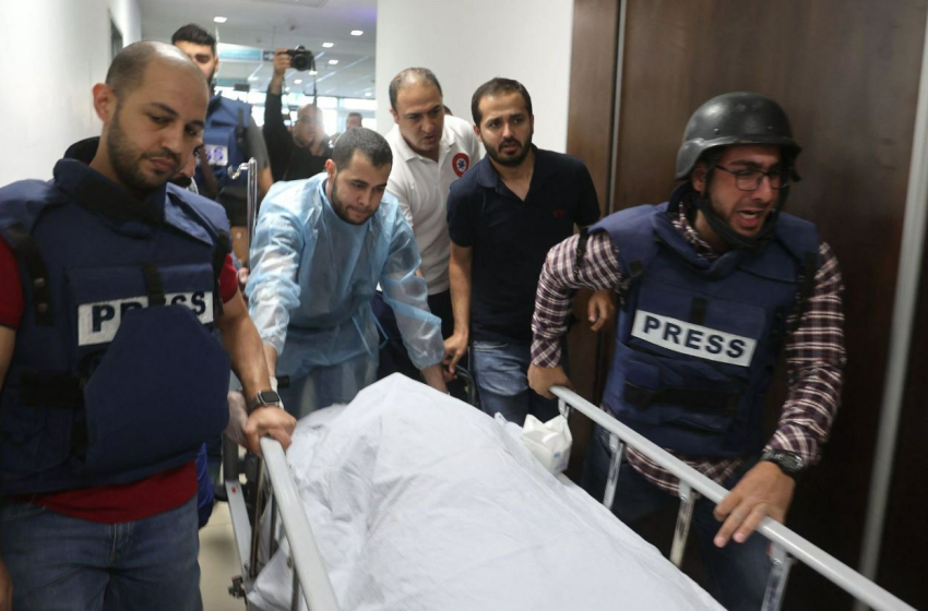  استشهاد مراسلة “الجزيرة” شيرين أبو عاقلة برصاص جيش الاحتلال