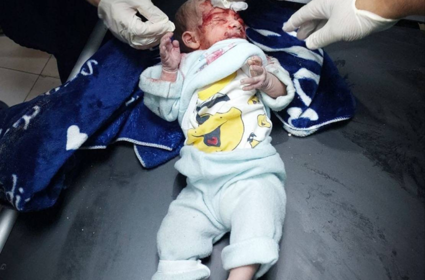  27 شهيدًا في قصف منزلين في قطاع غزة