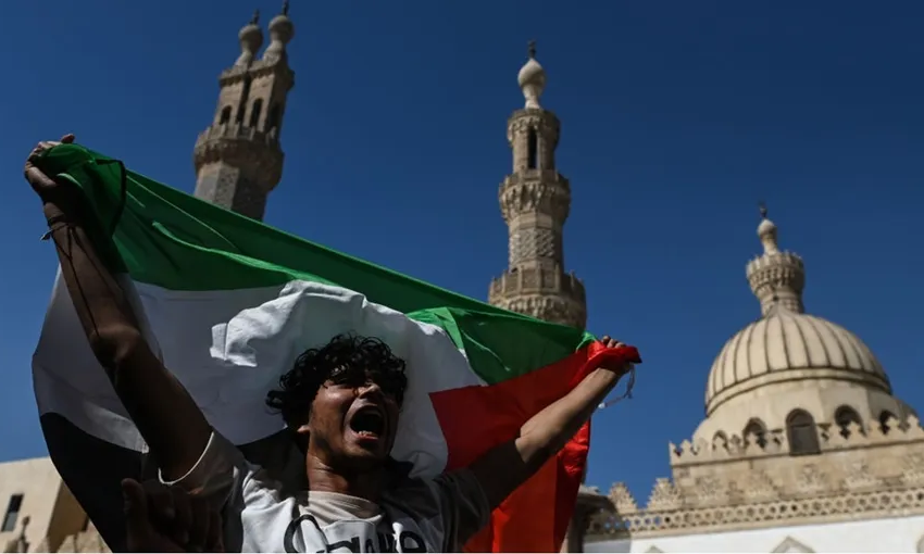 خوفًا من التظاهر نصرة لغزة.. التشديد الأمني يفرغ الجامع الأزهر من المصلين