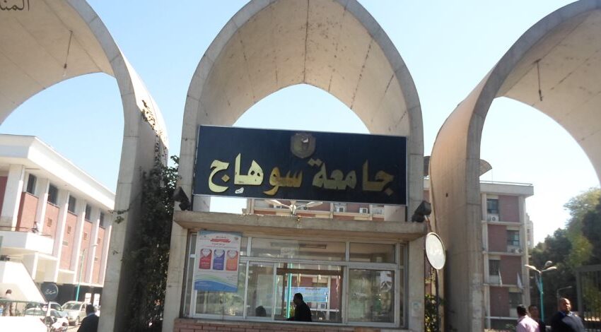  هل استحقوا دخول كلية الطب.. جدل لرسوب 229 طالبا بالفرقة الأولى