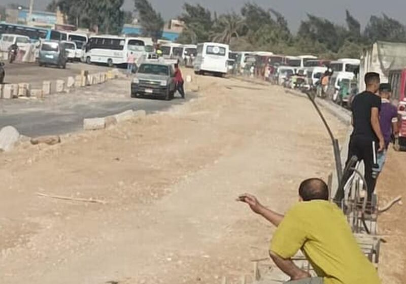  زحام وتكدس.. غضب من توقف طريق “العاشر – بلبيس”